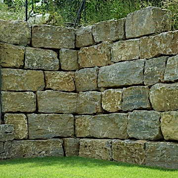 Gartenmauern und Natursteine 02